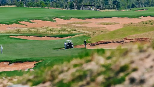 Chơi Golf: Trải nghiệm hút khách bậc nhất hiện nay