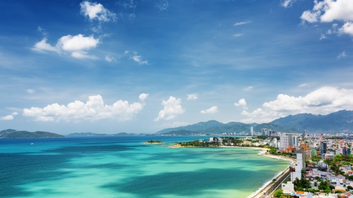 Du lịch hè Nha Trang kín khách, chủ yếu khách nội