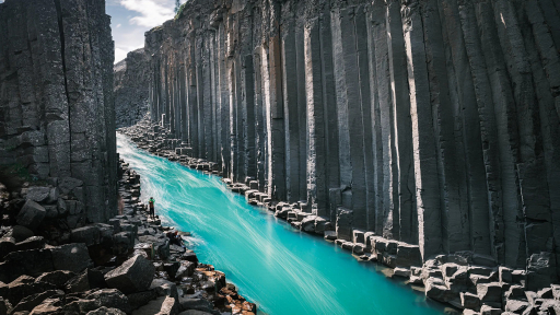 Hẻm núi ở Iceland đẹp như trong phim viễn tưởng