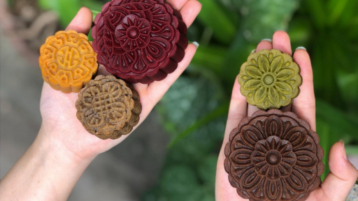 Mùa trung thu: người ăn bánh nướng mải mê, người “chê” bánh dẻo ngọt