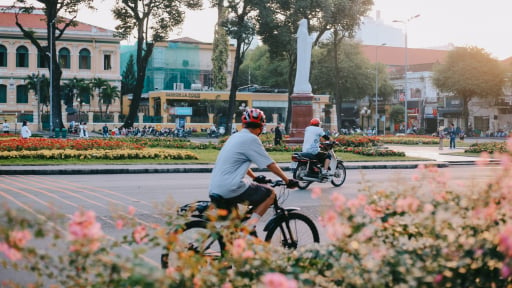 Ngày thu giữa Sài Gòn yên bình