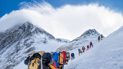 Vinh quang và cay đắng khi chinh phục đỉnh Everest