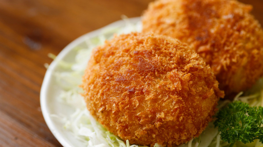 Chờ 30 năm để thưởng thức món bánh kẹp thịt bò Kobe ở Nhật Bản
