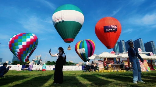 Người Sài Gòn thất vọng với trải nghiệm bay khinh khí cầu giá 700.000 trong vòng...chỉ 5 phút