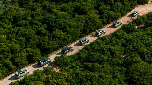 Zannier Hotels Bãi San Hô bắt tay Land Rover Việt Nam: Mang cơ hội trải nghiệm phiên bản Defenders đặc biệt cho khách lưu trú