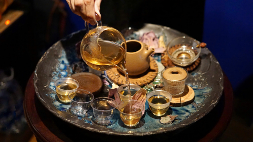 Khi người trẻ mê trà