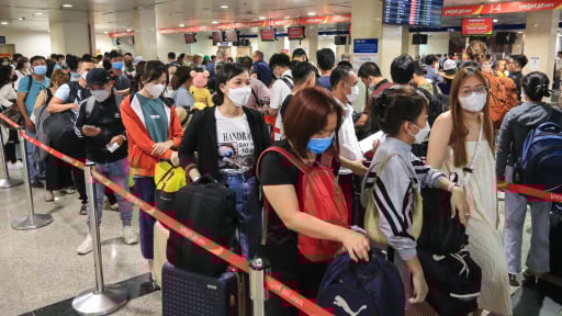 Hãng hàng không Vietjet và câu chuyện để hành khách 'vạ vật' ở sân bay nhiều giờ đồng hồ