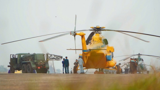 Trực thăng, tiêm kích Su30-MK2 tiến vào TPHCM mừng 50 năm giải phóng miền Nam