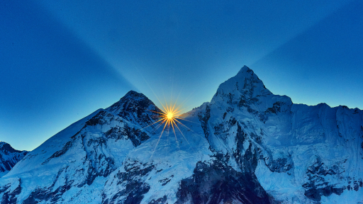 Nepal siết chặt việc cấp phép leo đỉnh Everest