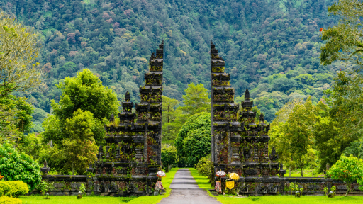Những điều cần biết để tránh nguy cơ bị trục xuất tại “thiên đường du lịch” Indonesia