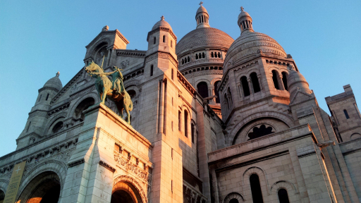 Paris lo ngại khi đồi Montmartre quá tải khách du lịch