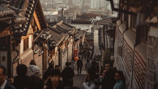 Ngôi làng cổ ở Hàn Quốc quá tải khách du lịch khiến chính quyền vào cuộc.