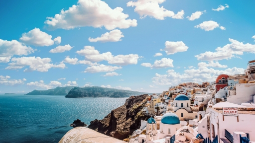 Đảo Santorini đang dần bị phá huỷ