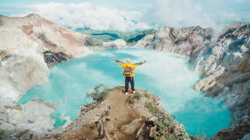 Trekking chinh phục nàng tiên phẫn nộ Bromo và săn ngọn lửa xanh ở hồ axit Ijen