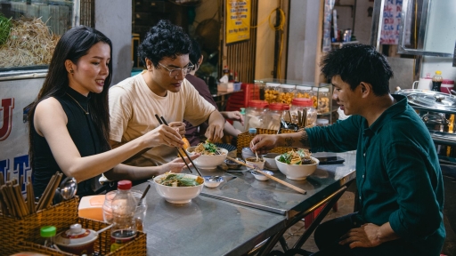 Khám phá vẻ đẹp Cần Thơ về đêm cùng nhà văn Đặng Thiên Phong