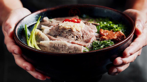 Mang phở Việt sang Trung Quốc, Chi Pu khiến dân tình xôn xao