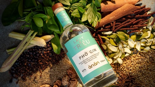 Lady Triệu Ănăn Phở Gin - Phở trong mỗi ly gin