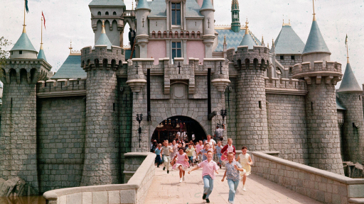 Ngày công viên Disneyland đầu tiên trên thế giới mở cửa