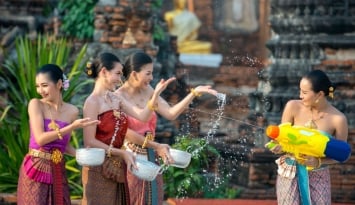 Ngoài té nước, đây là những điều bạn cần biết về lễ hội Songkran