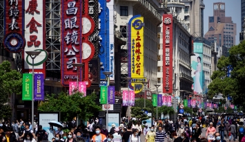 37 du khách Trung Quốc bị nhốt trong cửa hàng vì từ chối mua sắm