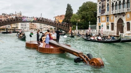 Sân khấu vĩ cầm đặc biệt trên dòng kênh Venice