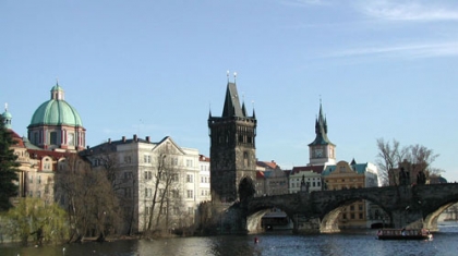 Lãng mạn cây cầu tình yêu ở Prague