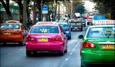 Độc đáo những chiếc taxi sắc màu ở Bangkok