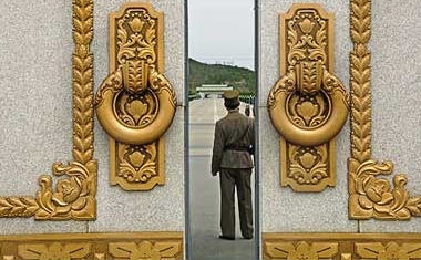 Những hình ảnh đời thường trái ngược giữa Hàn Quốc và Triều Tiên