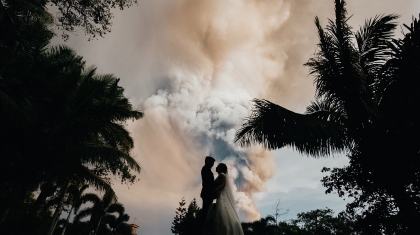 Tổ chức đám cưới giữa núi lửa phun trào