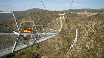 Cây cầu treo dài nhất thế giới