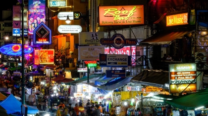 Cảnh sát Bangkok cảnh báo du khách về cần sa trên phố Khao San