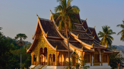 Khách du lịch đổi tiền ngoài hệ thống chính thức ở Lào có thể bị phạt