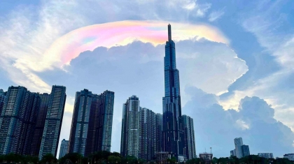 Chòm mây ngũ sắc “kỳ quan hiếm gặp” rực rỡ xuất hiện trên bầu trời Sài Gòn