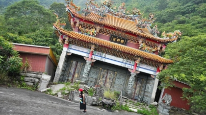 Độc lạ Đài Loan: Ngôi chùa nghiêng được ví như tháp Pisa