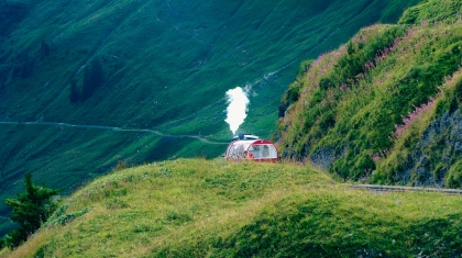 Cận cảnh chuyến tàu hơi nước chinh phục đỉnh núi 2.300 m ở Thụy Sĩ