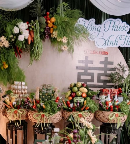 Cặp đôi Bình Định chi 20 triệu để làm đám cưới từ rau củ, đặc sản quê hương