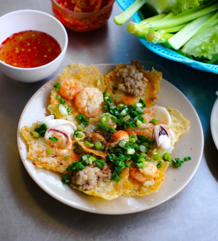 Quán bánh khọt gần 30 năm tuổi ở Vũng Tàu