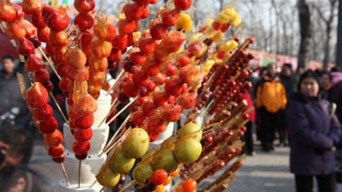 Kẹo hồ lô - món ăn đường phố độc đáo ở Bắc Kinh