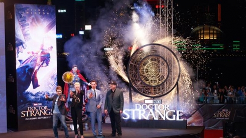 Dàn sao Doctor Strange thu hút hàng nghìn fan hâm mộ tại Hồng Kông