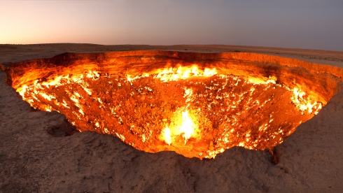 “Cánh cổng địa ngục” 50 năm rực cháy
