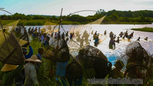 Lễ hội đánh cá 300 năm tuổi