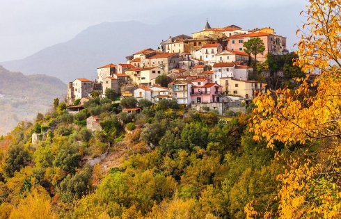 Ý: mua nhà với giá 25.000 VND