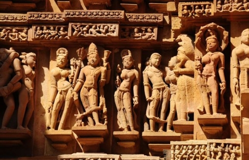 Tượng 'phòng the' ở đền thiêng Ấn Độ