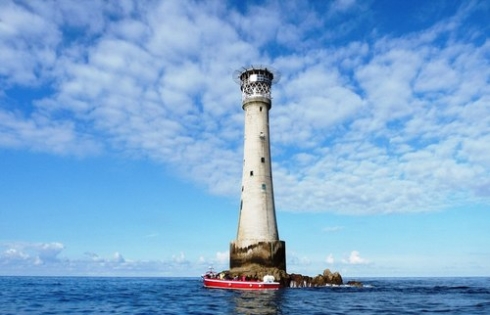 Ngọn hải đăng trên hòn đảo nhỏ nhất thế giới