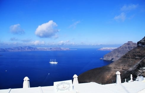 Đắm mình trong vẻ đẹp đảo Santorini