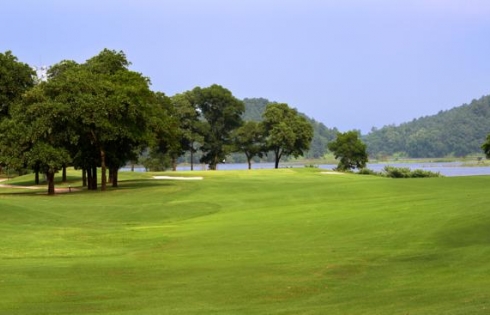 Chơi golf tối 6 ngày/ tuần cùng Kings’ Island Golf Resort