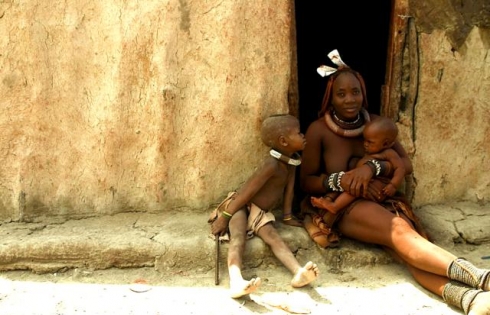 Làng phụ nữ ngực trần ở Himba