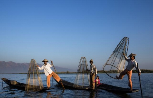 Myanmar kì bí Kỳ 3: Hồ Inle, 'sân khấu' của những vũ công dưới ánh mặt trời