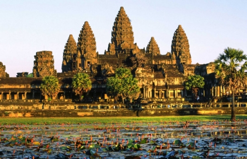 Tiết kiệm gần 2,2 triệu đồng khám phá Angkor huyền bí