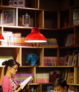 Hoa 10 Giờ Floral & Book Café - Điểm hẹn cho những người yêu sách